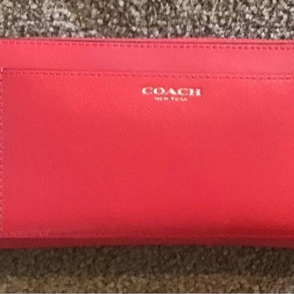 Coach Darcy Accordian Zip Wallet Vermillion Crossgrain Leather #50427 - Picture 1 of 5
